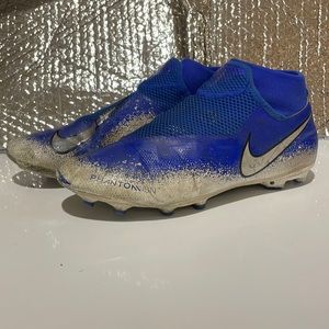 Nike no shoelace cleats